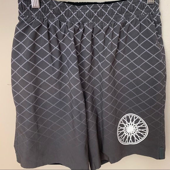 SOULCYCLE Athletic Shorts Cycling Inner Compression Grid Pattern Gray - Picture 10 of 10